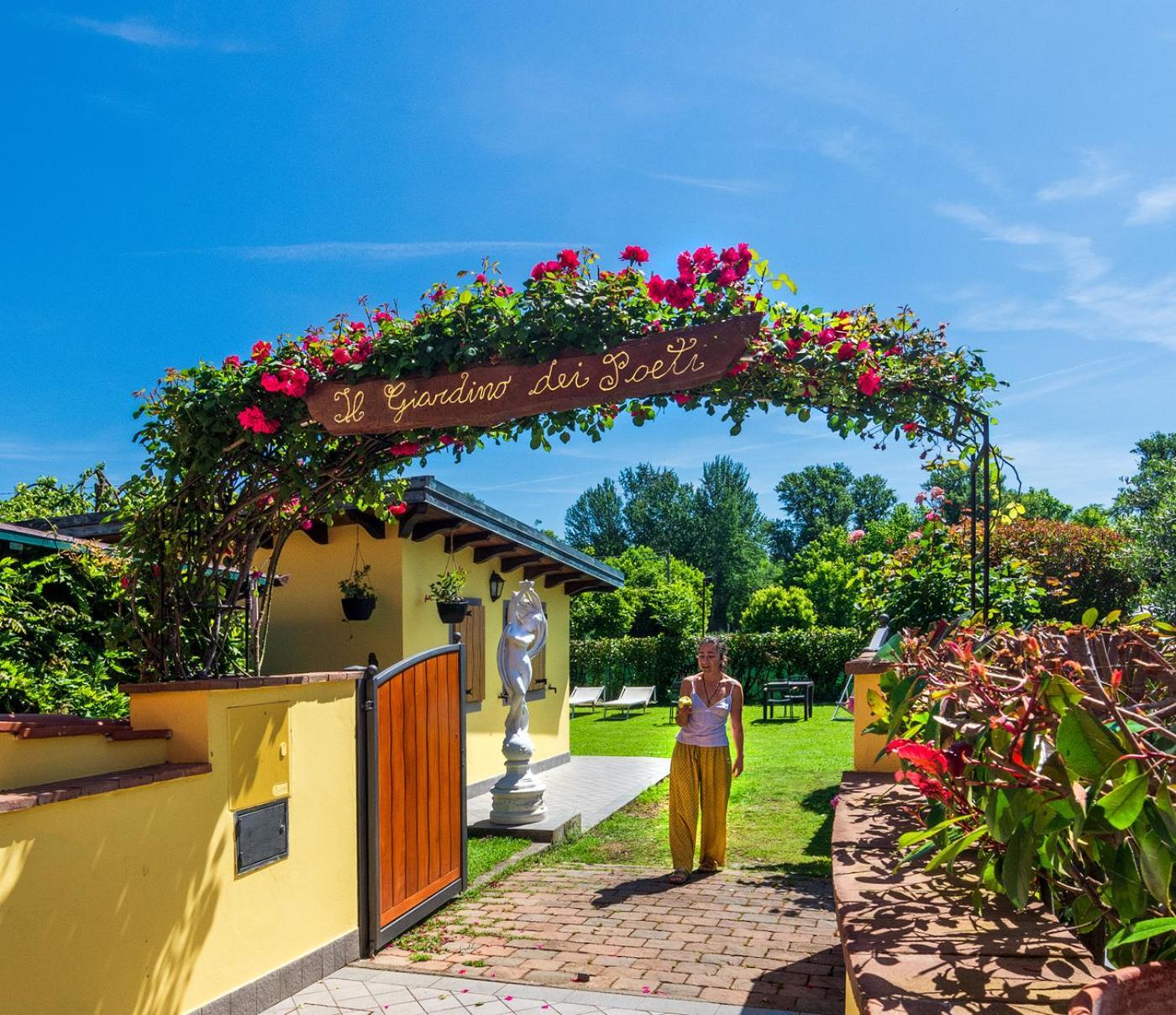 B&B Il Giardino Dei Poeti And Apartaments Lucca Buitenkant foto