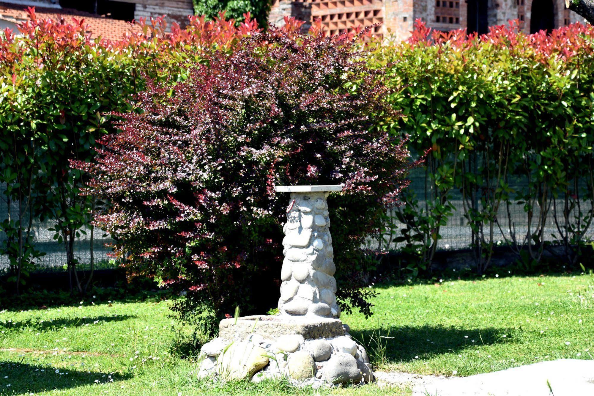 B&B Il Giardino Dei Poeti And Apartaments Lucca Buitenkant foto